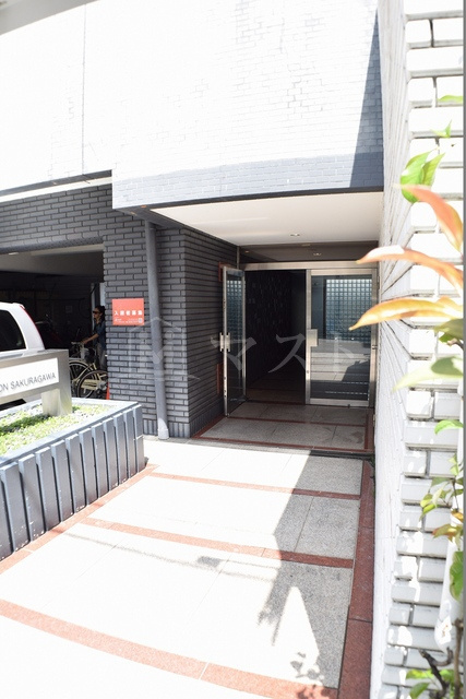 ストークマンション桜川のエントランス