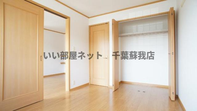 ヒルトップビューＢの洋室