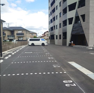 【駐車場】