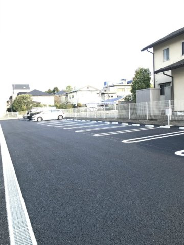 ブランキューブの駐車場