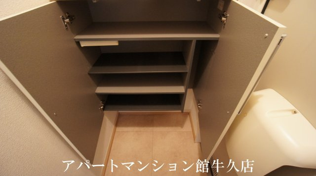 イースト・コート Bの収納|シューズボックス