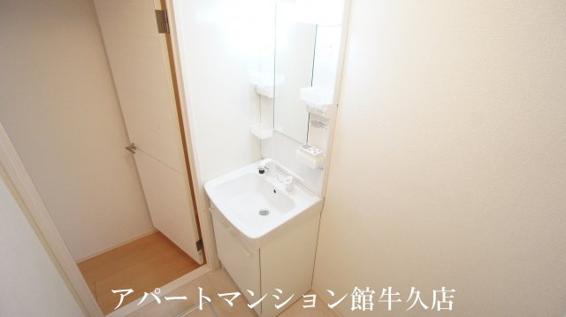 イースト・コート Bの独立洗面台|洗髪洗面化粧台
