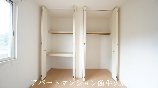 イースト・コート Bの収納|クローゼット、収納棚