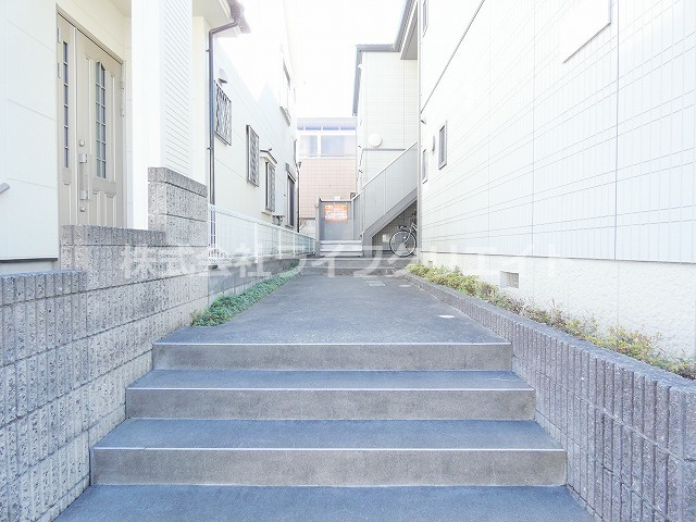モラーダ豊田のエントランス