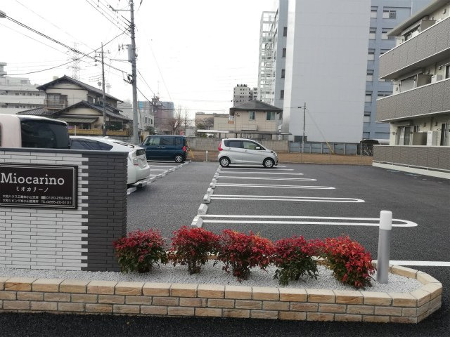 ミオカリーノの駐車場