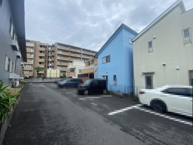 ラ・カルディアの駐車場