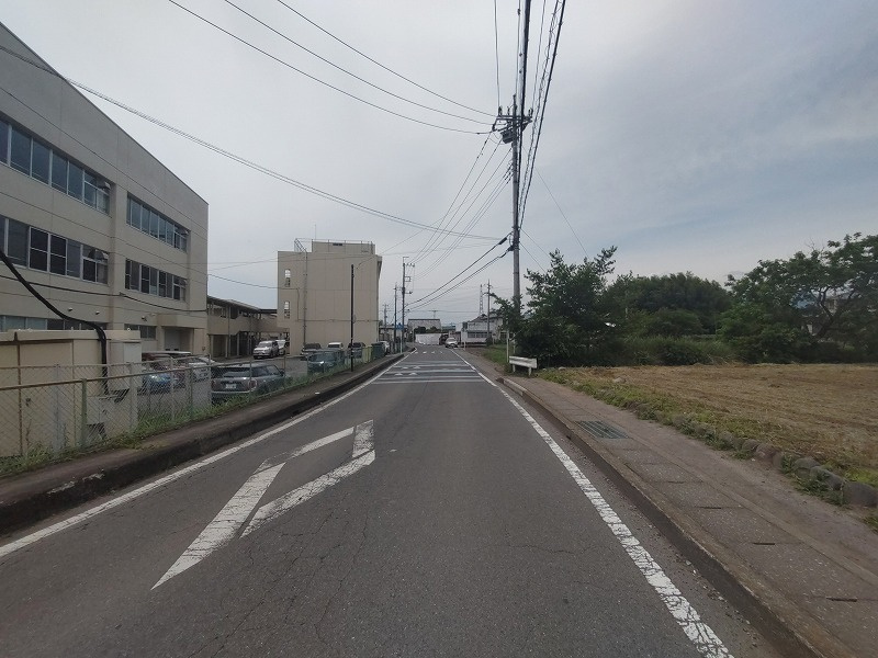 高崎市中里町売地C区画の前面道路含む現地写真