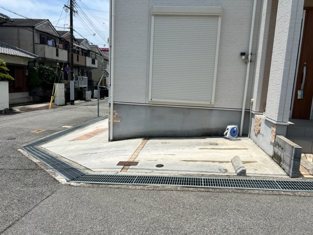 神戸市垂水区本多聞３丁目　中古戸建の駐車場