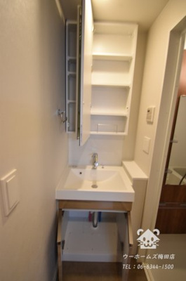 【独立洗面台】 | ジオエント福島野田 | 独立洗面台、小物を置くことができて便利です