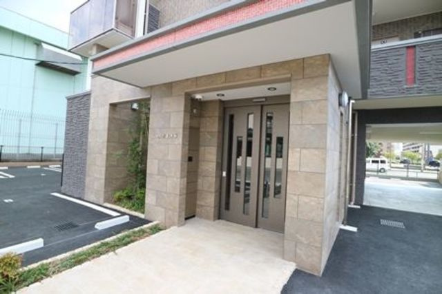 プラムフィールド東櫛原のエントランス
