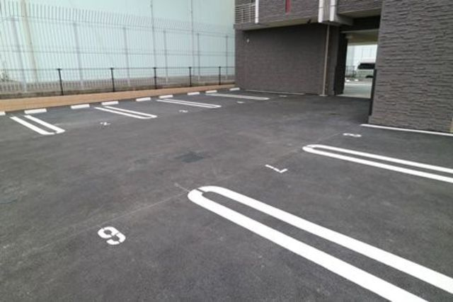 プラムフィールド東櫛原の駐車場