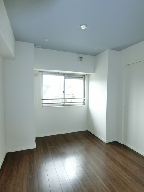 プラムフィールド東櫛原の洋室|同物件の別号室のお部屋です。現況を優先とします。