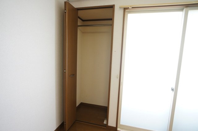 【収納】 | コーポロベリア | 洋室クローゼット