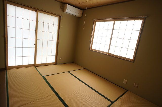 【和室】 | コーポロベリア | 板間付きの広々和室