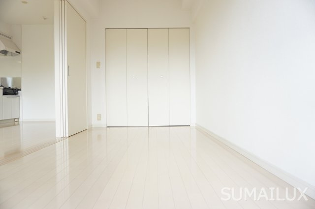 スプランドゥール新屋敷の洋室