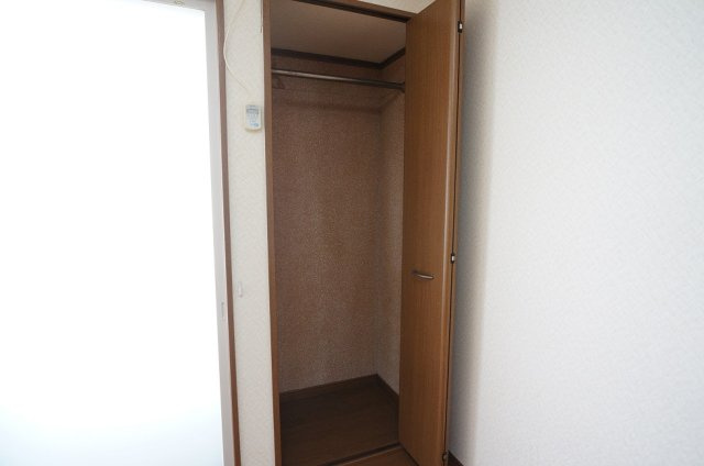 【収納】 | コーポロベリア | 洋室クローゼット