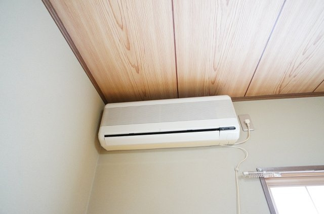 【設備】 | コーポロベリア | 和室エアコン