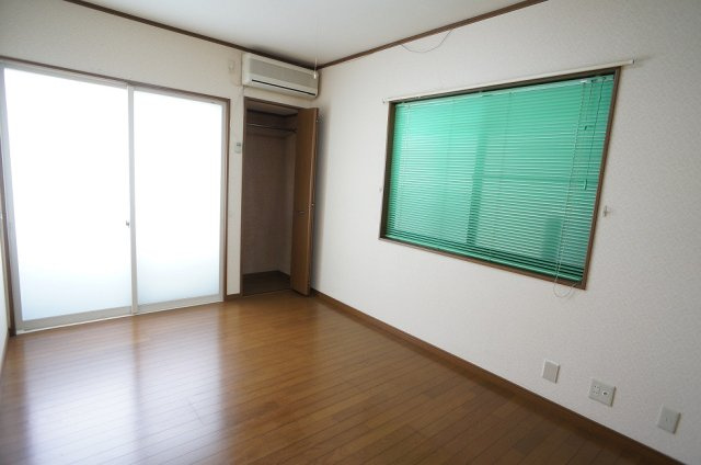 【居間・リビング】 | コーポロベリア | 2面採光