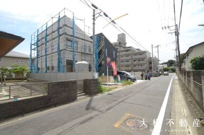 【前面道路含む現地写真】 | 海老名市上郷1丁目　新築戸建て　全１棟　【仲介手数料無料】 | ※令和5年8月下旬に撮影