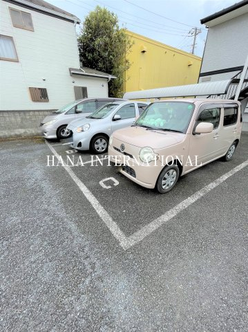 レクエールの駐車場