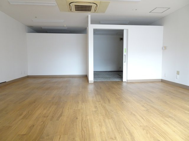 大垣市南頬町店舗事務所の内装
