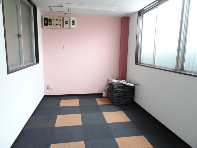 大垣市南頬町店舗事務所の内装