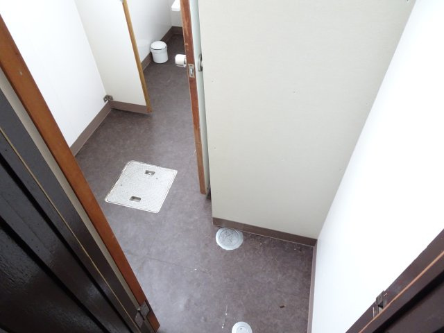 大垣市南頬町店舗事務所のトイレ