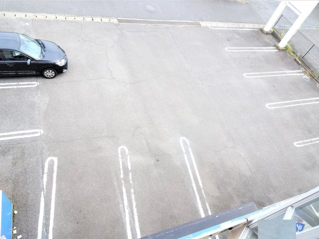 大垣市南頬町店舗事務所の駐車場