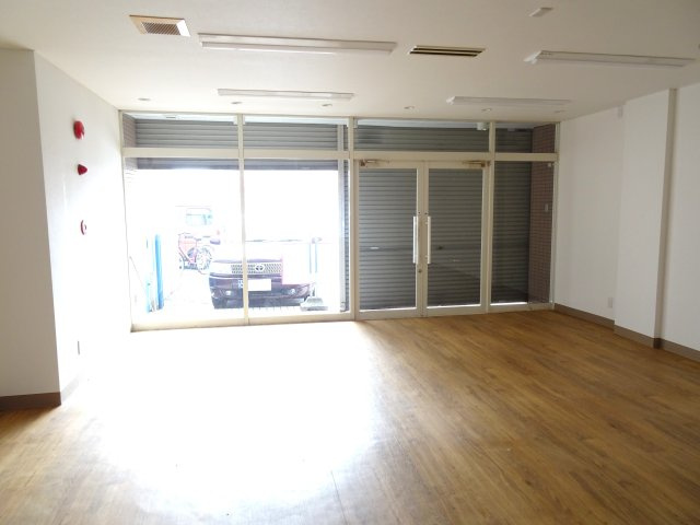 大垣市南頬町店舗事務所の内装