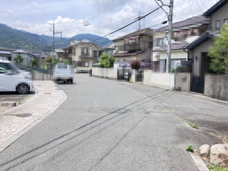 【前面道路含む現地写真】