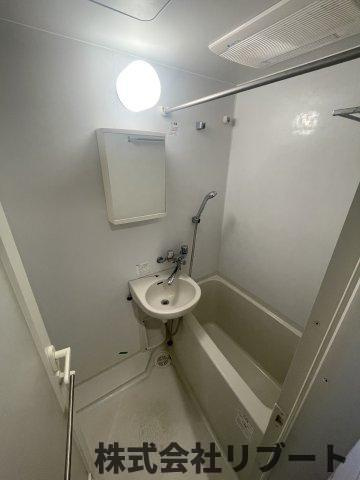 エマーレ行徳の浴室