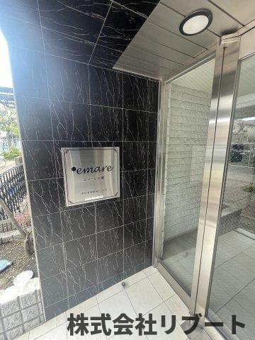 エマーレ行徳のエントランス