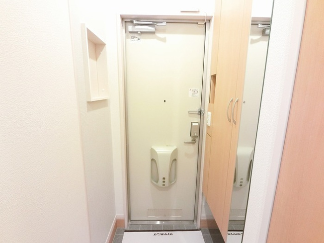 【玄関】 | グランプレジール Ｂ | 玄関