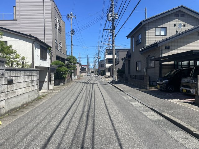 東区江南1丁目　土地の前面道路含む現地写真