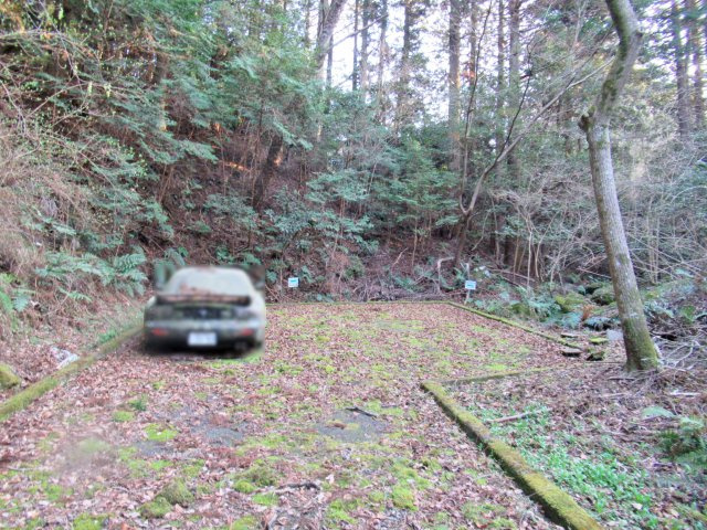 伊豆エメラルドタウン㉖の前面道路含む現地写真