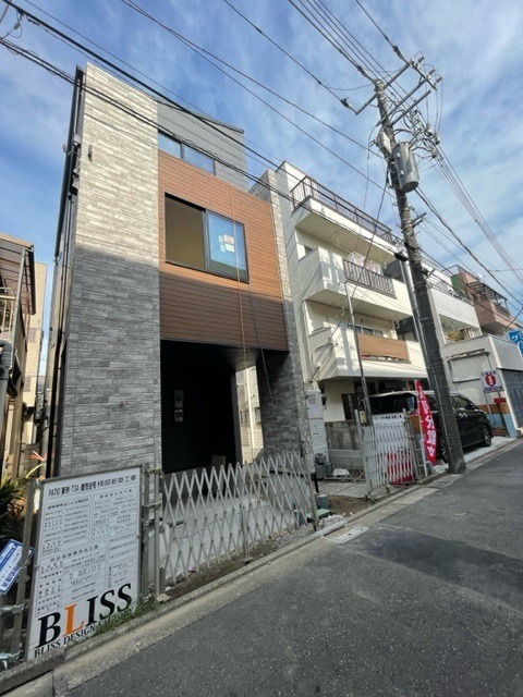 江東区東砂７丁目　新築戸建て　全２棟の外観|建築中　２０２３年11月撮影