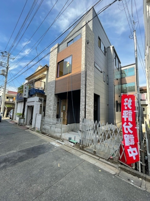 江東区東砂７丁目　新築戸建て　全２棟の外観|建築中　２０２３年11月撮影