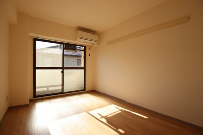 【洋室】 | プチメゾン滝谷