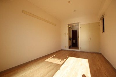 【洋室】 | プチメゾン滝谷