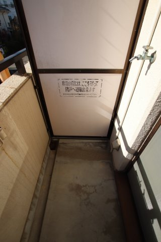 【設備】 | プチメゾン滝谷 | 室外洗濯機置場