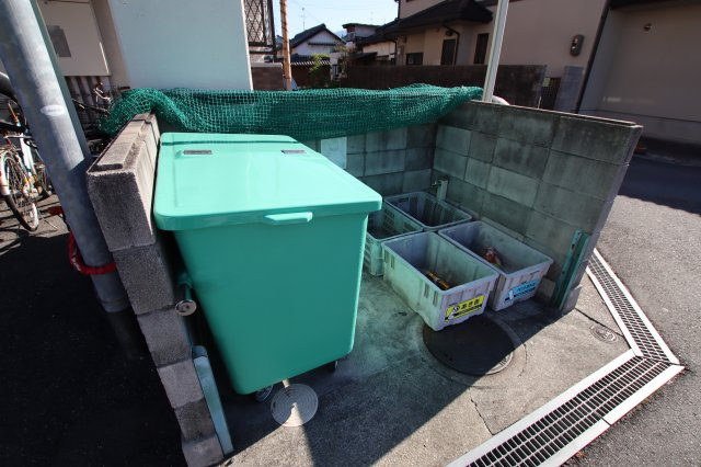 【その他共用部分】 | プチメゾン滝谷 | 敷地内ゴミ捨場