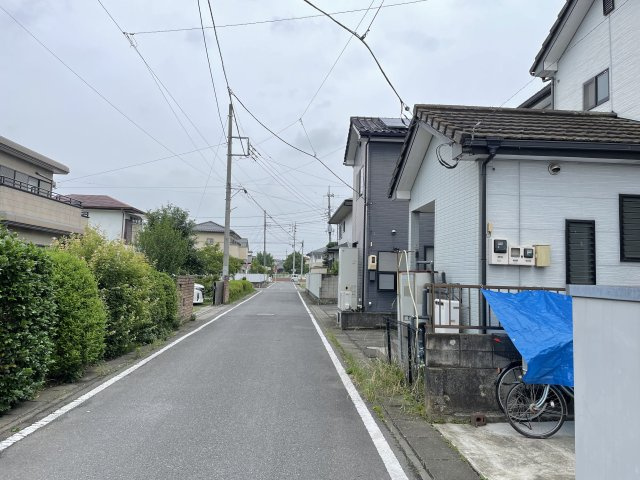 高崎市新町　中古の前面道路含む現地写真