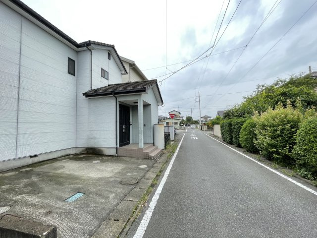高崎市新町　中古の前面道路含む現地写真