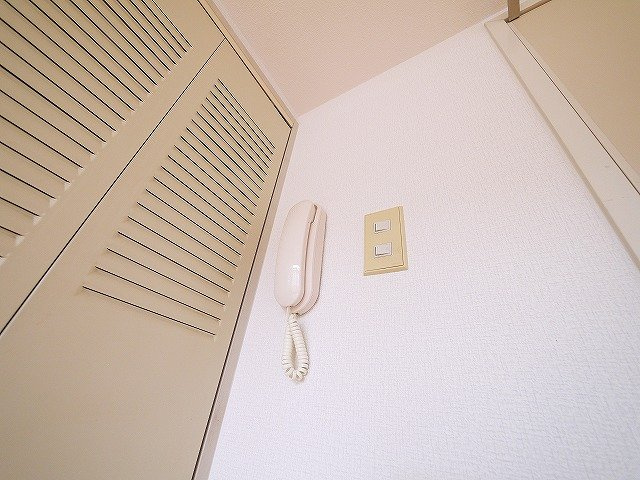 シティパレスあやめ池Ｐ３のセキュリティ|インターホンで来客確認ができます