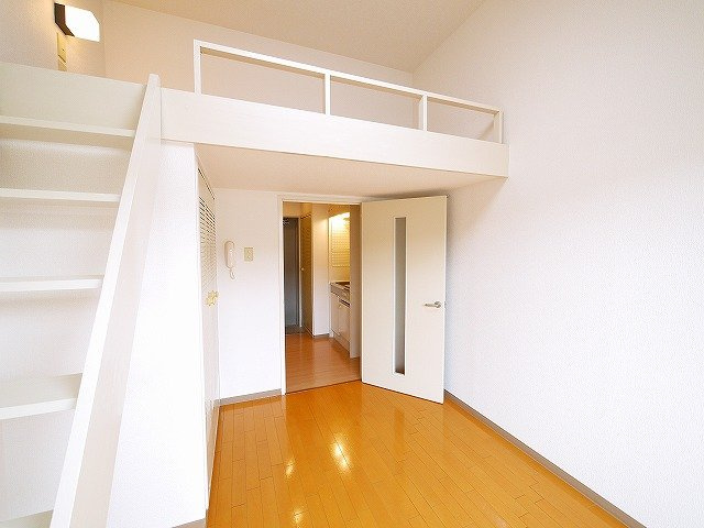 シティパレスあやめ池Ｐ３の洋室|フローリングでお掃除も簡単なお部屋です