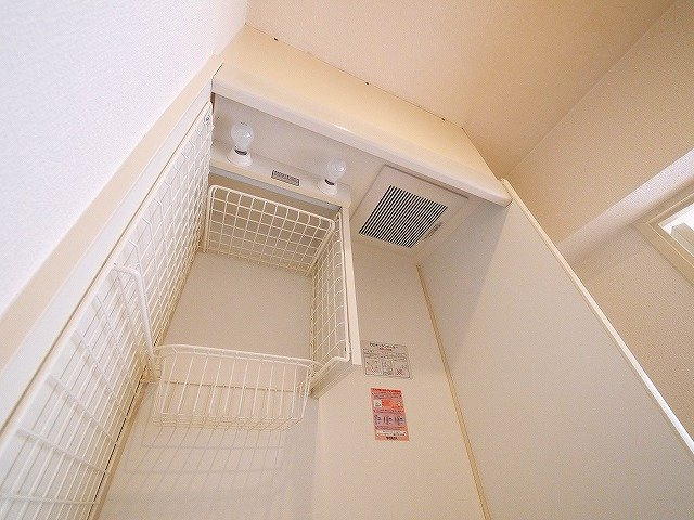 シティパレスあやめ池Ｐ３のキッチン|換気扇でお料理中も快適です