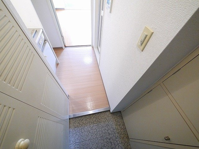 シティパレスあやめ池Ｐ３の玄関|出入りのしやすい玄関です