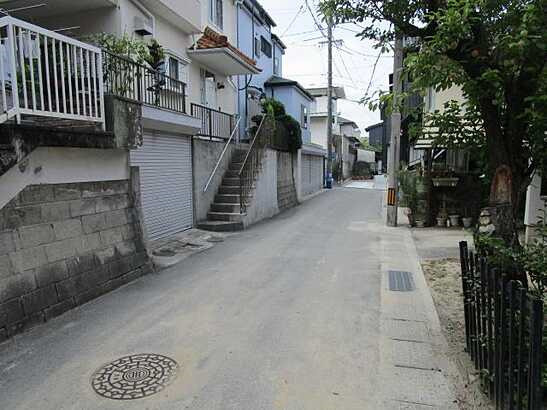 【前面道路含む現地写真】