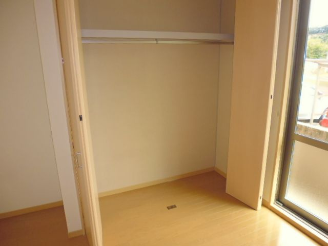 クレールＢの収納|クローゼット