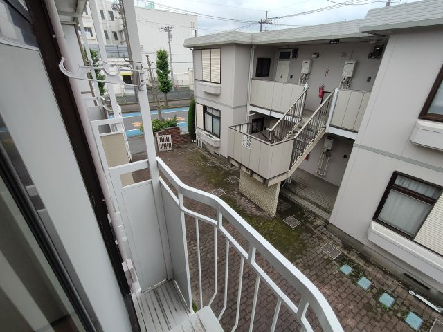 シティハイムサカエのバルコニー|お洗濯にも便利なバルコニー付き